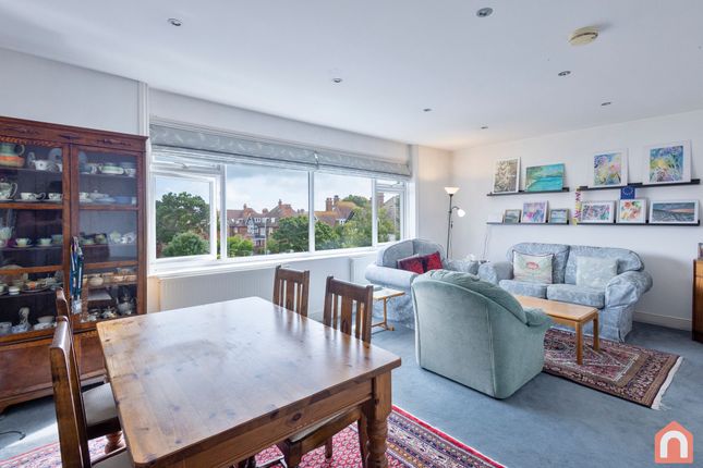 Grimston Avenue, Folkestone CT20 2 bed flat for sale