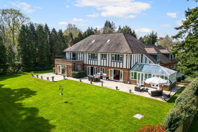 6 bed detached house