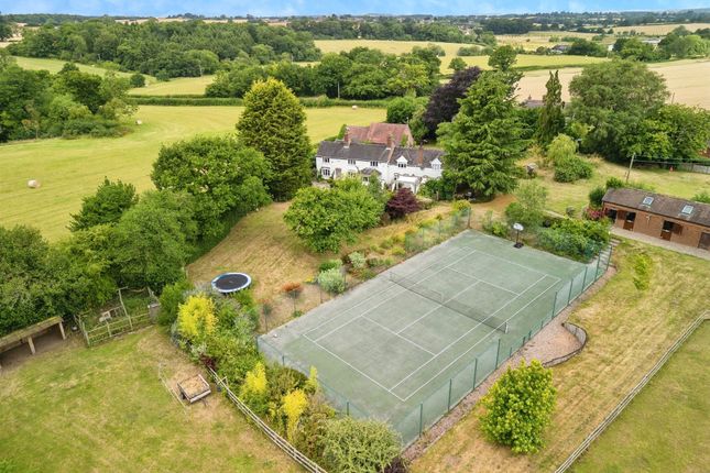 6 bedroom detached house for sale