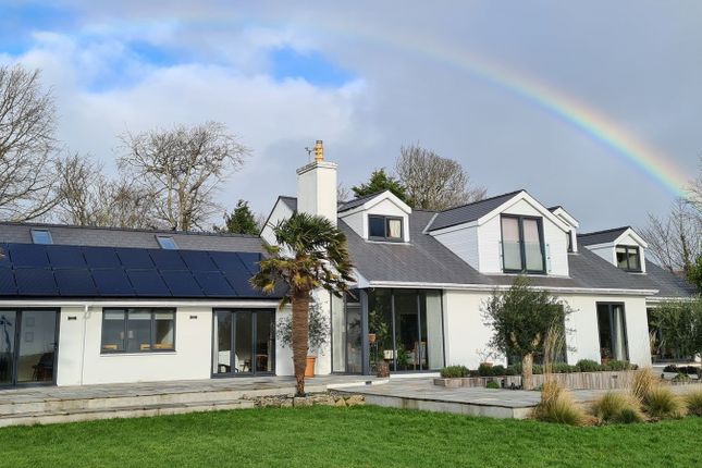 West Lawn, Heywood Lane, Tenby, SA70 3 bed house for sale