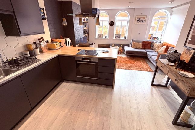 3 Glovers Court, Preston  PR1 2 bed apartment for sale