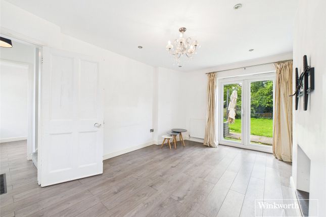 Shorts Croft, London NW9 3 bed end of terrace house for sale
