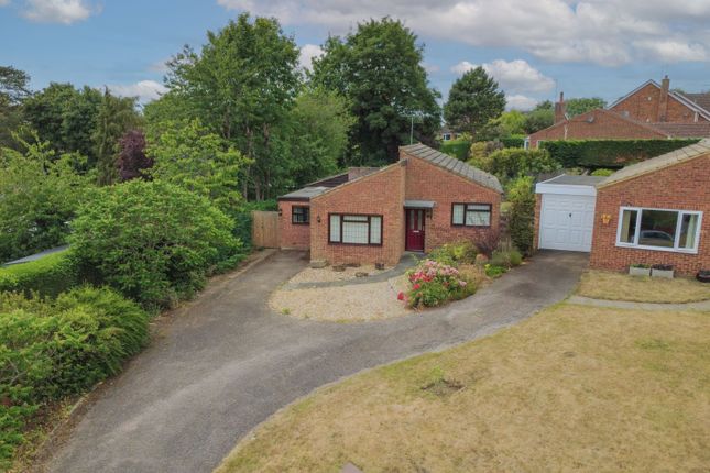 Chestnut Rise, Linslade, LU7 2 bed detached bungalow for sale