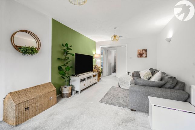 Bishops Court, Greenhithe, Kent, DA9 2 bed flat for sale