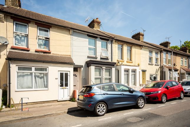 Gillingham ME7 6 bed terraced house for sale