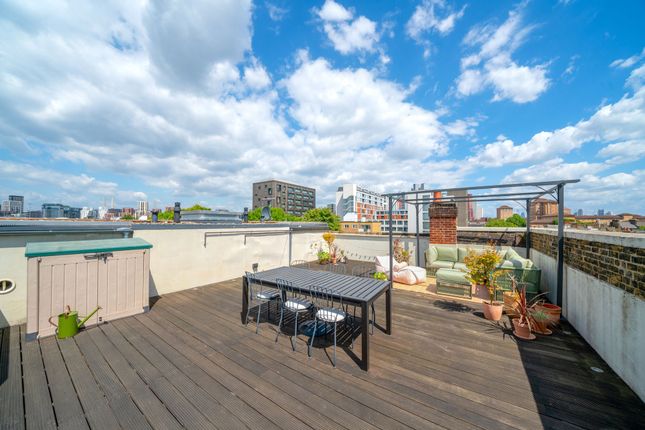 Wandsworth Road, London SW8 2 bed apartment for sale