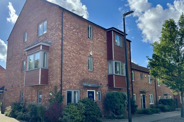 4 bedroom end of terrace house for sale