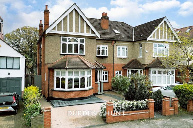6 bedroom semi-detached house for sale