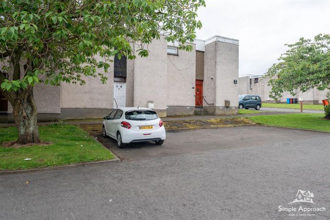 Happyhillock Walk, Dundee 2 bed terraced house for sale
