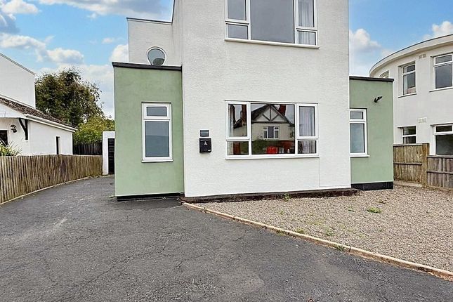 Grove Street, Telford TF2 3 bed detached house for sale
