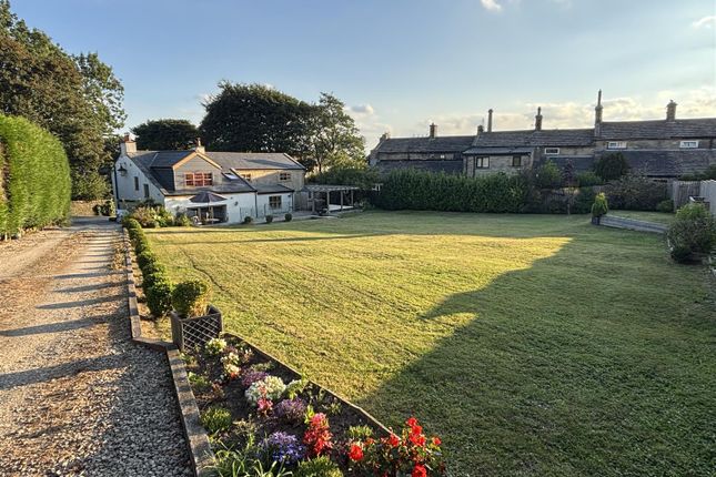 New Houses, Back Lyon Street, Queensbury 5 bed detached house for sale