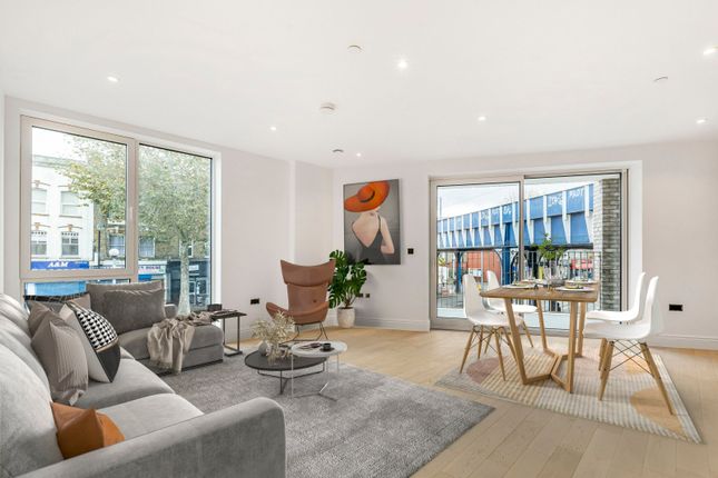 High Road Leyton, London, E10 2 bed flat for sale