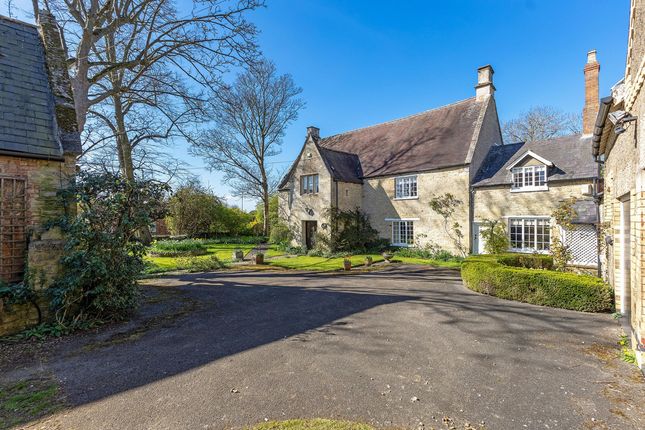 Manor Street, Raunds, NN9 7 bed detached house for sale