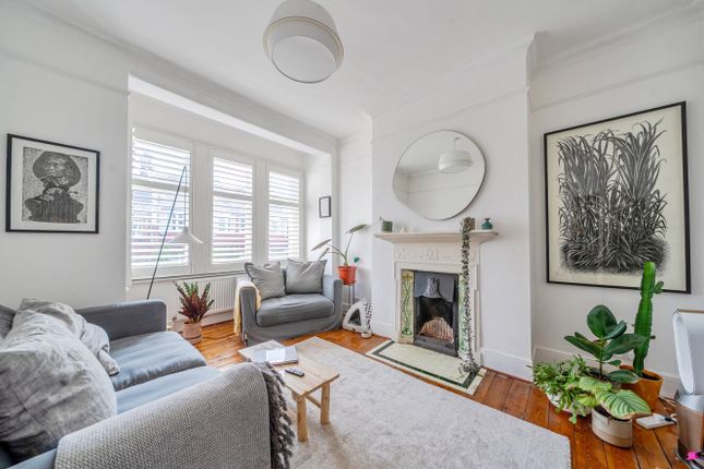 Doverfield Road, Brixton, London, SW2 3 bed flat for sale