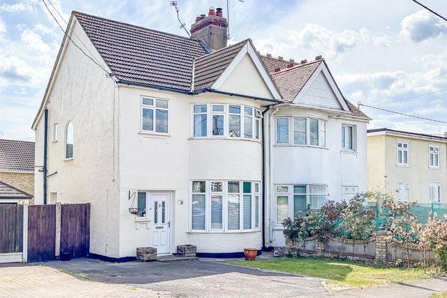 Brooklyn Drive, Rayleigh SS6 3 bed semi