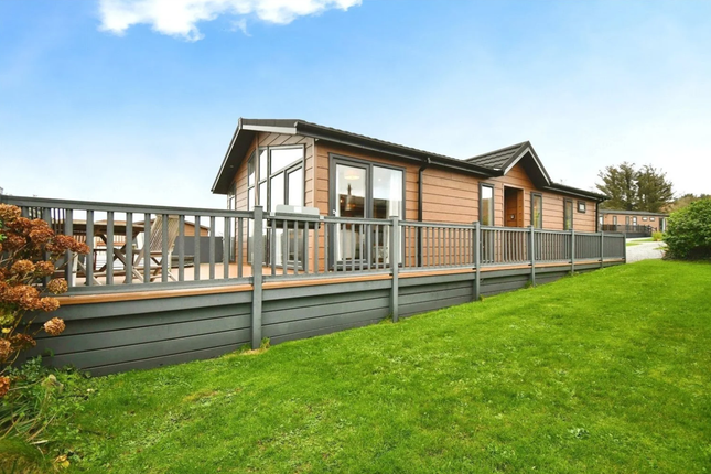 Dinas Cross Newport 2 bed lodge for sale