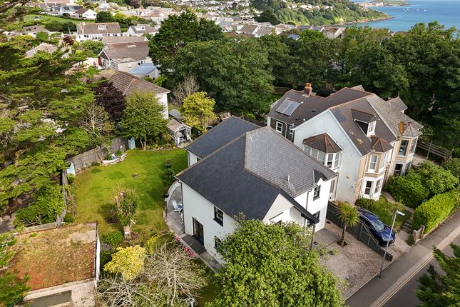 4 bed detached house
