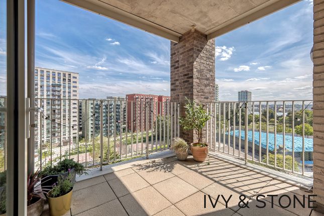 Copeland Court, London, E16 2 bed apartment for sale