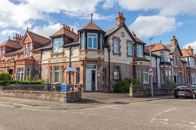 6 bedroom terraced house for sale