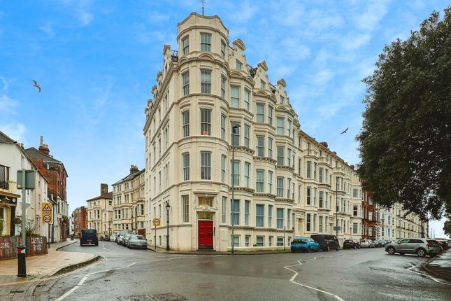 3 bed flat