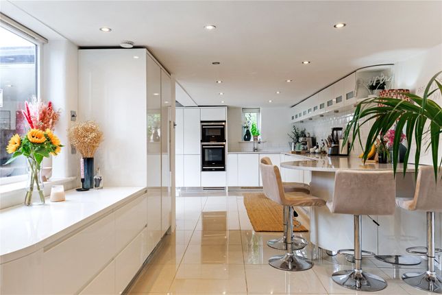 West Street, Marlow, Buckinghamshire... 2 bed detached house for sale