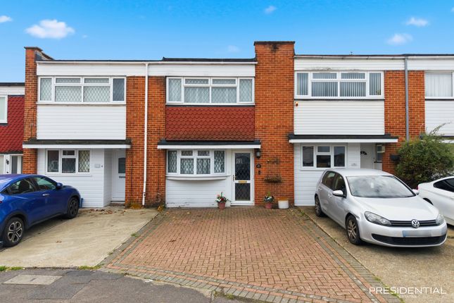 Chigwell IG7 3 bed terraced house for sale