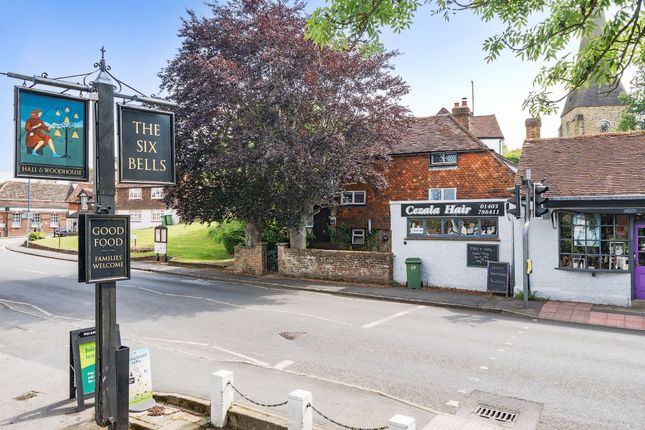 71 High Street, Billingshurst, RH14 3 bed detached house for sale