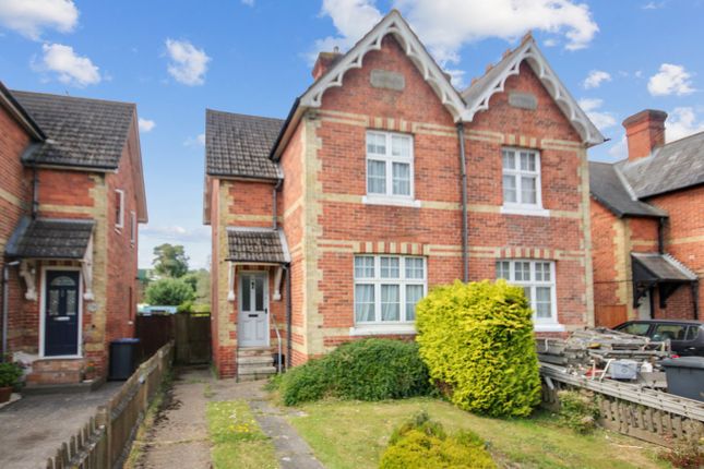 London Road, EAST GRINSTEAD, RH19 3 bed semi