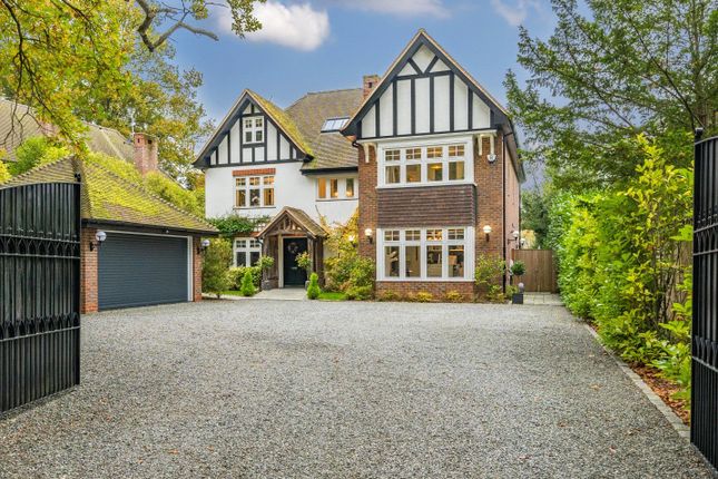 6 bedroom detached house for sale