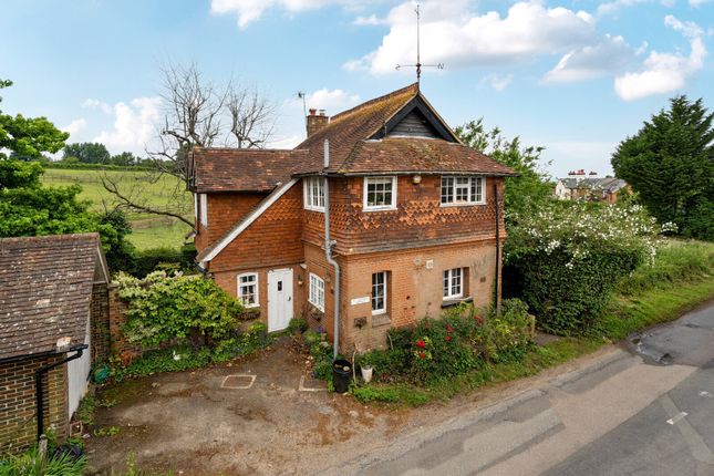 One Tree Hill Road, Guildford, GU4 3 bed detached house for sale