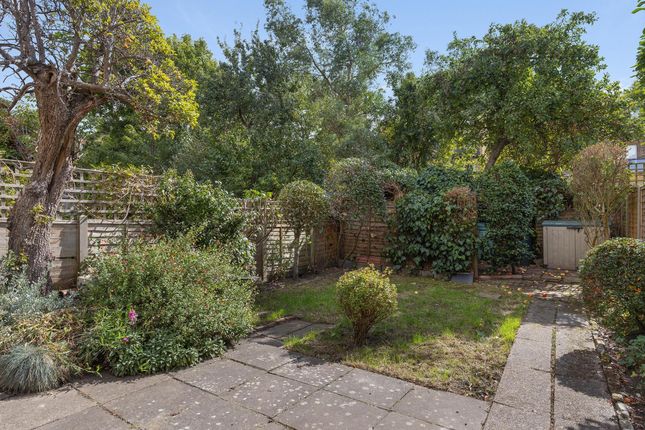 Ellerby Street, London, SW6 6 bed semi