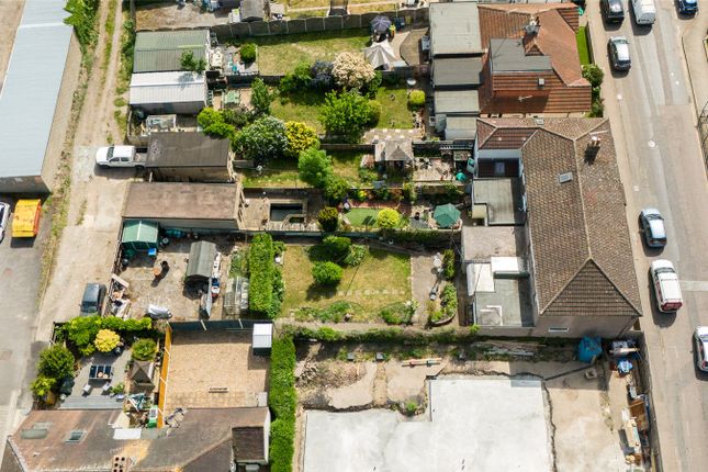 4 bedroom end of terrace house for sale