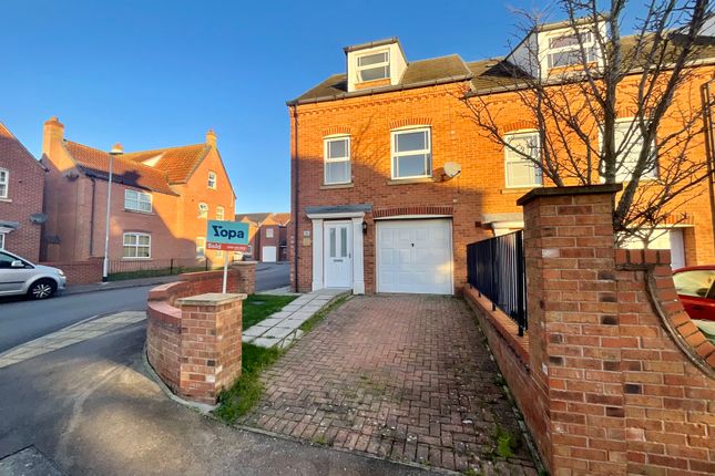 3 bedroom town house for sale