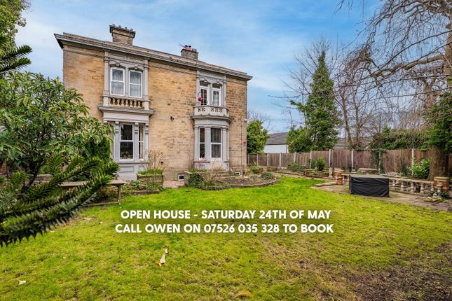 5 bed detached house