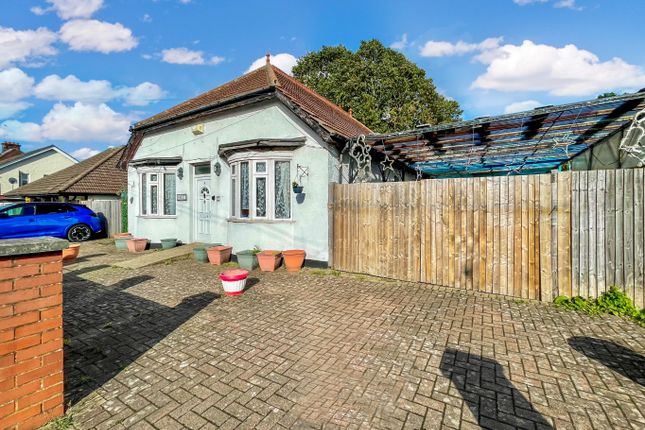 Arundel Road, Luton, Bedfordshire... 4 bed detached bungalow for sale