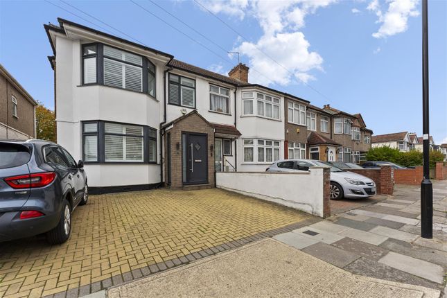 Rosemary Avenue, Hounslow TW4 3 bed house for sale