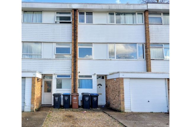 6 bed town house