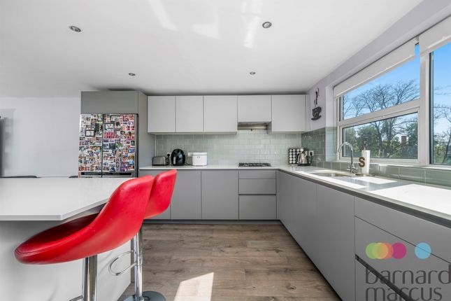 2 bedroom town house for sale
