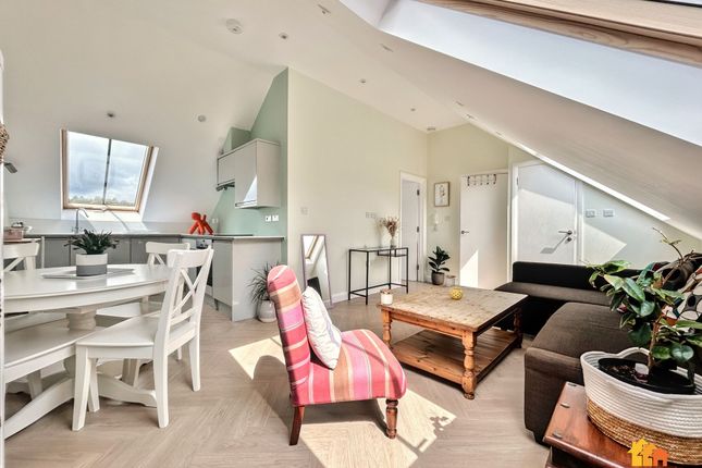 High Street, Chesham, HP5 1 bed flat for sale