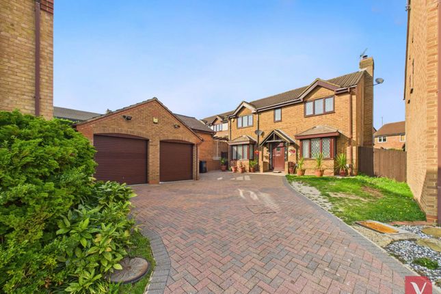 Launton Close, Luton LU3 4 bed detached house for sale