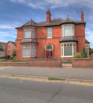 9 bed semi-detached house