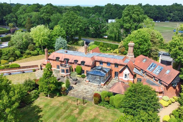 The Common, Stanmore 6 bed detached house for sale