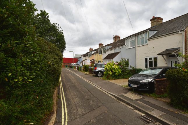Derlyn Road, Hampshire PO16 2 bed terraced house for sale