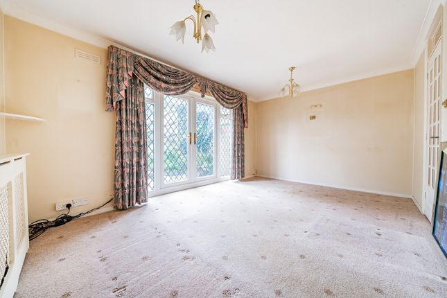 3 bed end terrace house