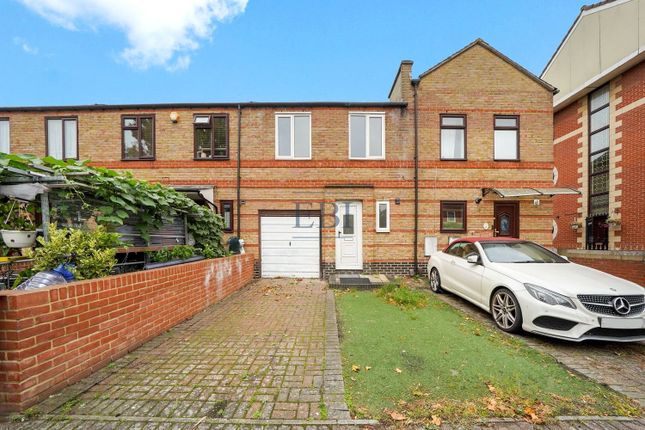 Kingfisher Street, Beckton, London, E6 3 bed terraced house for sale