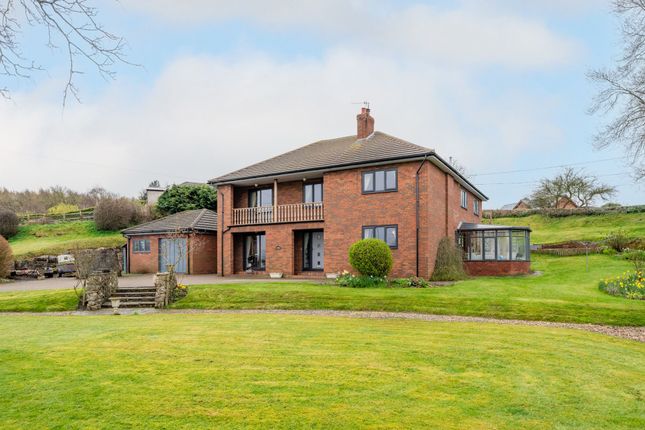 5 bed detached house