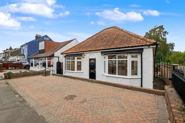 Canadian Avenue, Gillingham 3 bed detached bungalow for sale