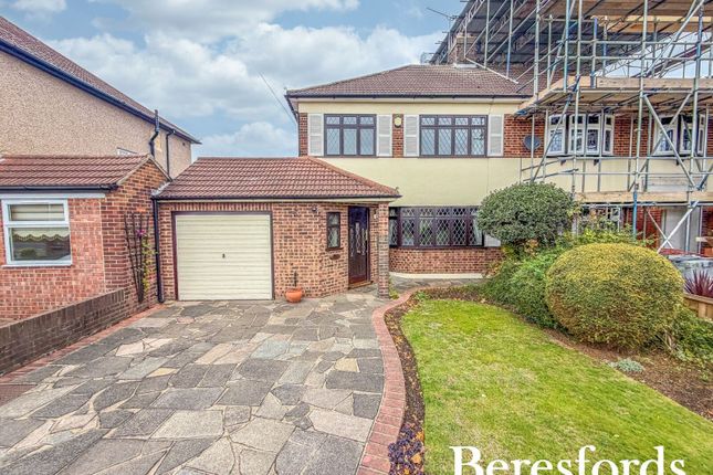 Little Gaynes Lane, Upminster, RM14 3 bed semi