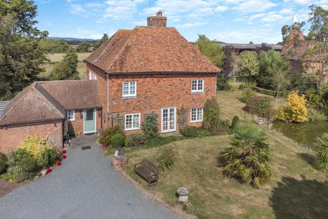 Shadoxhurst TN26 5 bed detached house for sale