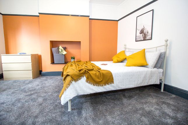 5 bedroom terraced house for sale